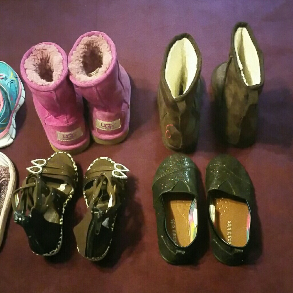 Girls shoes size 7, 1 pair size 8