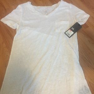 NWT WHITE TEE XS
