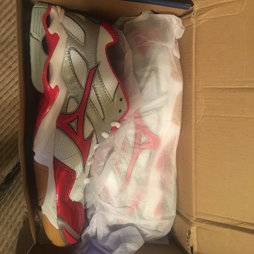 Volleyball sneakers