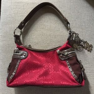 Small red purse (Kathy van Zeeland)