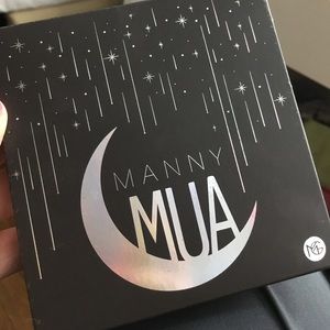Mannie Mua from makeup geek