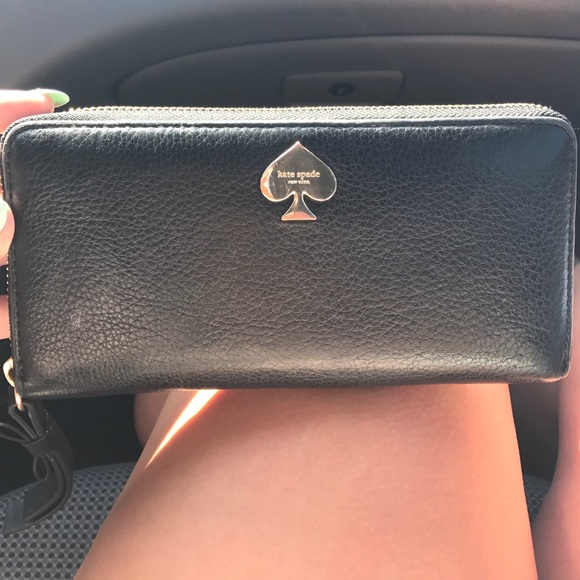 kate spade Handbags - Kate Spade zippered wallet