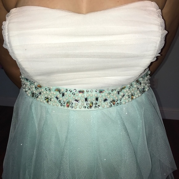 Prom dress/Formal dress - Picture 2 of 4