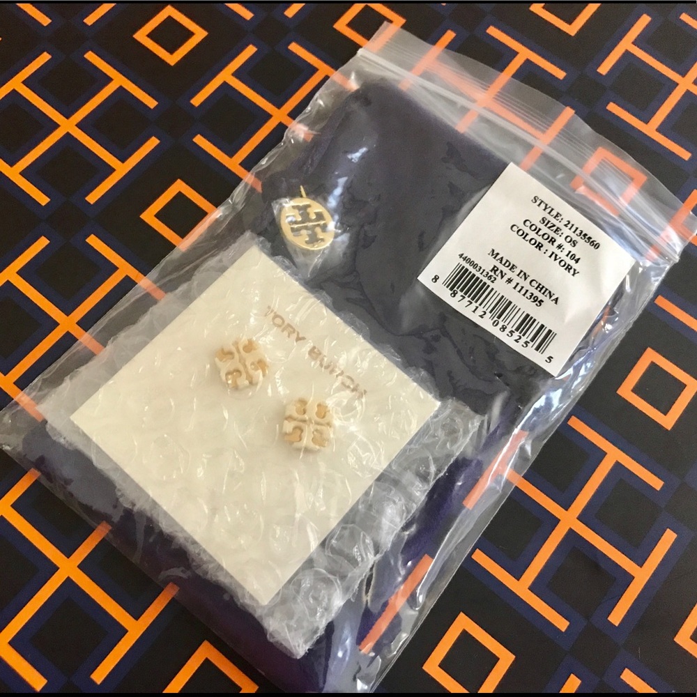 ❤️💕Tory Burch Enamel Logo Stud - Picture 2 of 4