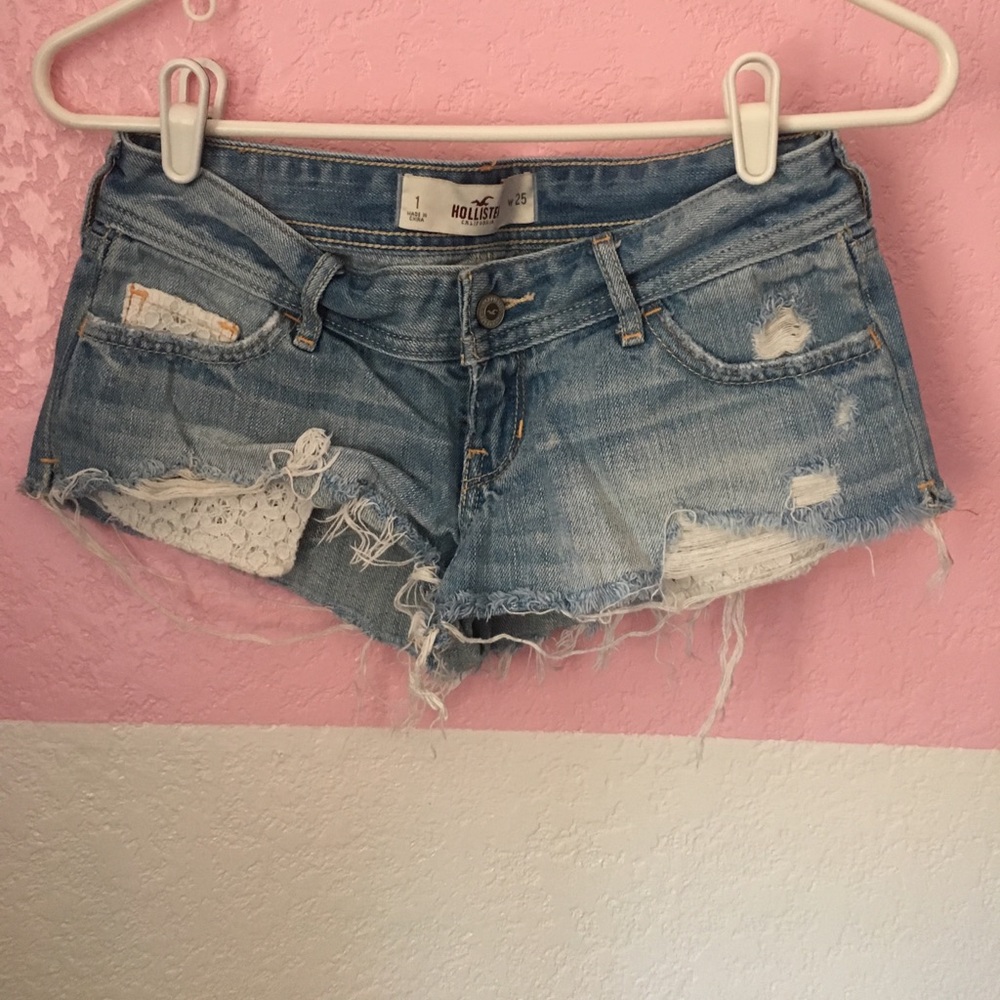 ❌❌SOLD❌❌Cute lace Hollister jean shorts