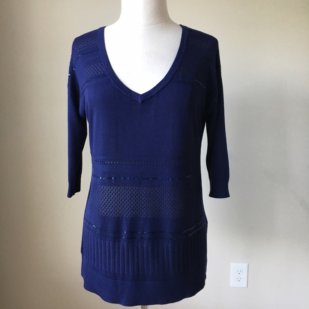 V-neck sequin stripe pullover top - Picture 2 of 4