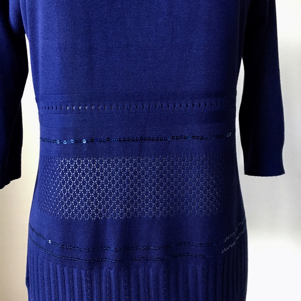 V-neck sequin stripe pullover top - Picture 4 of 4