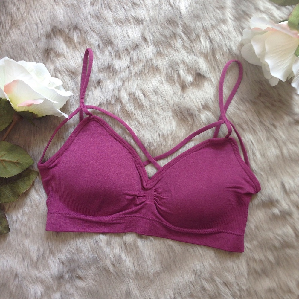 ๐SALE๐ Padded Crisscross Strappy Bralette - Picture 1 of 3
