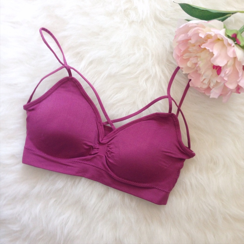 ๐SALE๐ Padded Crisscross Strappy Bralette - Picture 3 of 3