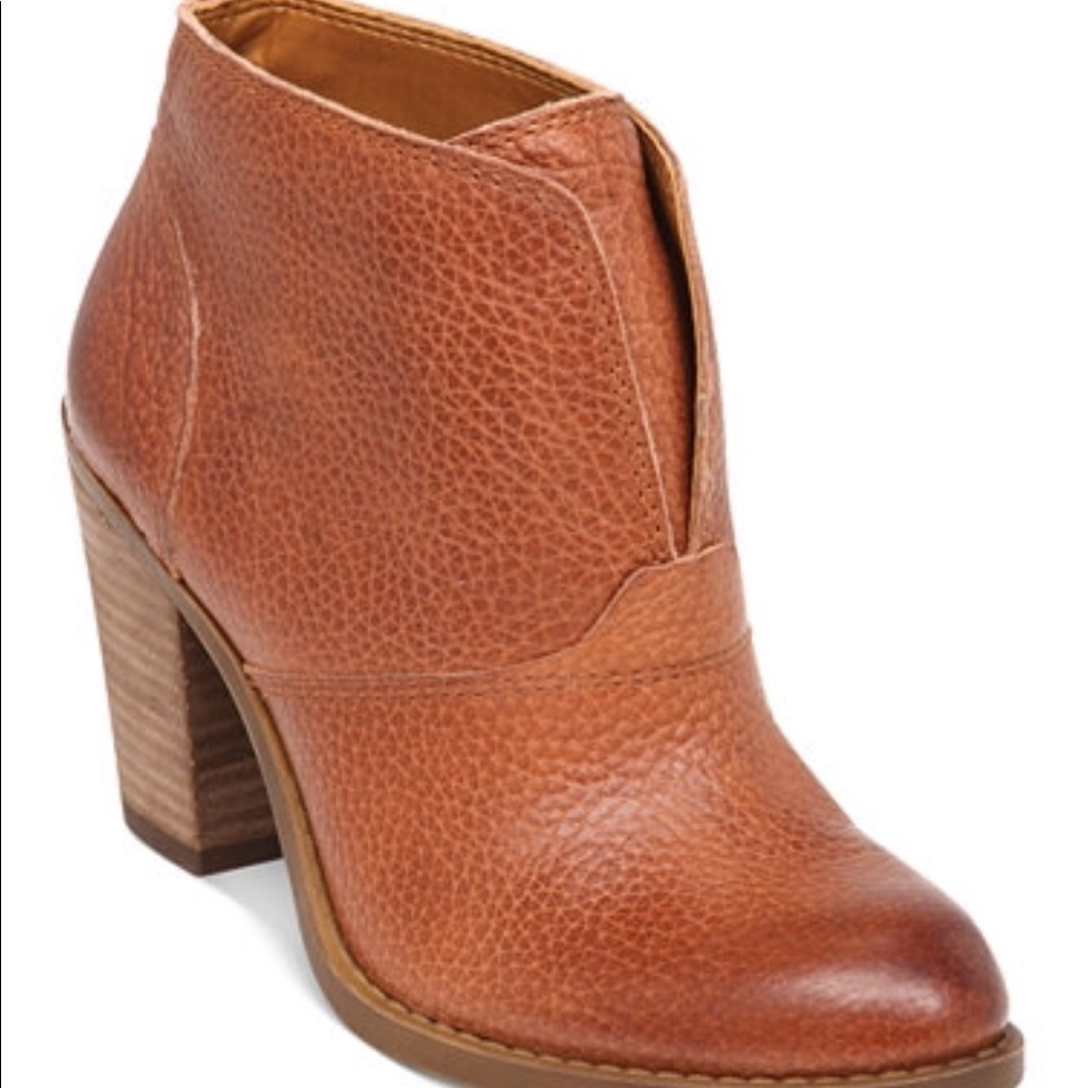 Lucky Brand Ehllen booties