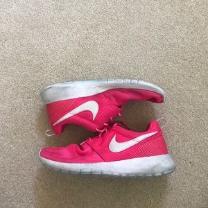 Nike Hot Pink Roshe Runs