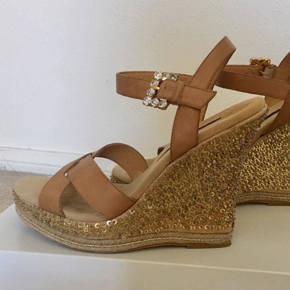 Laundry by Shelli Segal tan sequins sandals