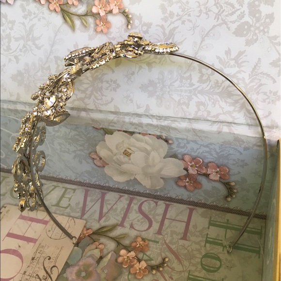 Marionat Rhodium Asymmetrical Rhinestone Headband - Picture 2 of 5