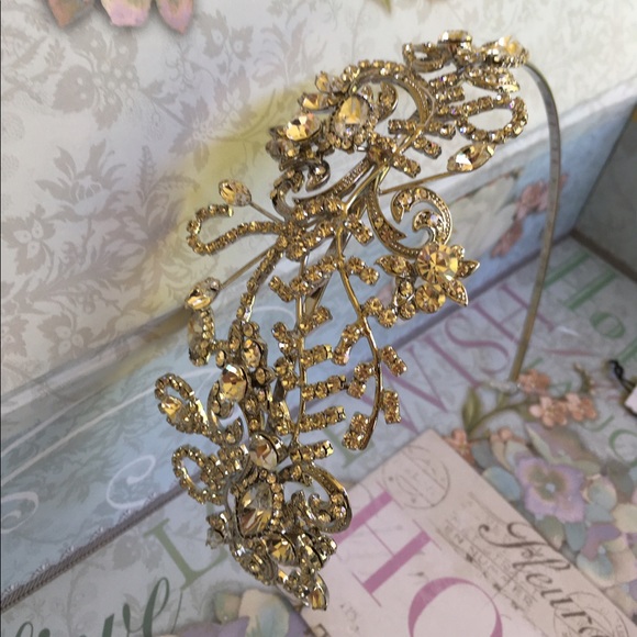 Marionat Rhodium Asymmetrical Rhinestone Headband - Picture 3 of 5