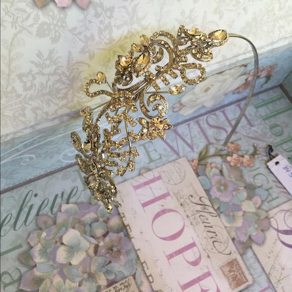 Marionat Rhodium Asymmetrical Rhinestone Headband - Picture 4 of 5