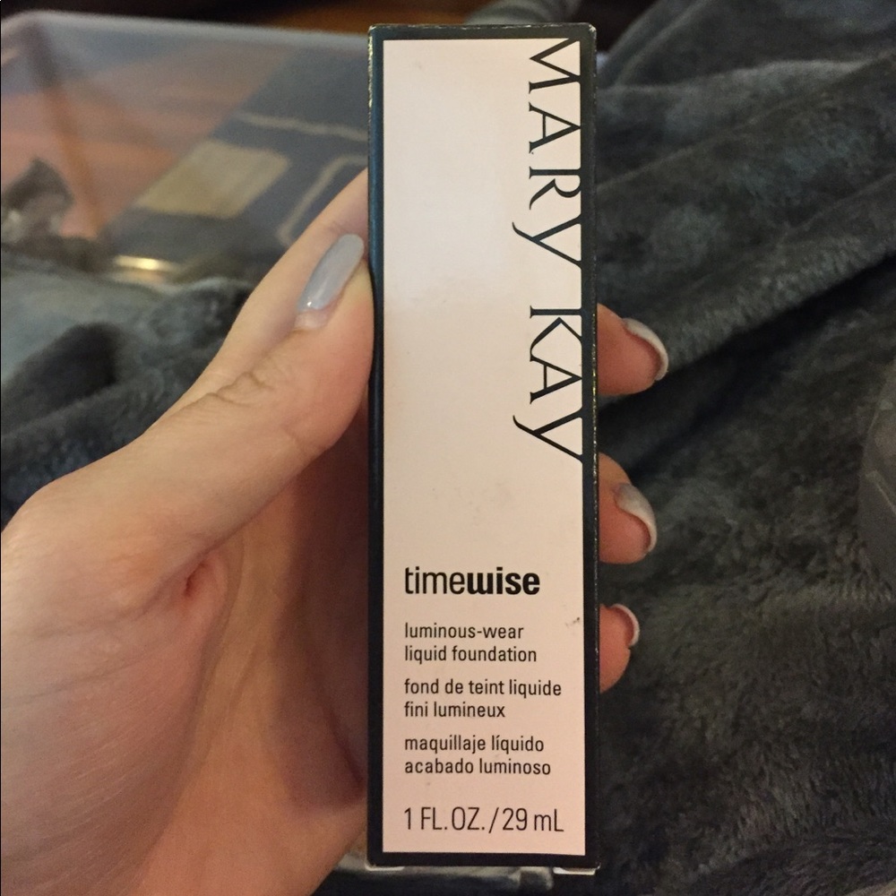 Mary Kay luminious foundation