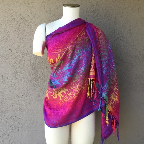 ⬇️ Reduced ⬇️NWOT Vibrant Hand Woven Scarf/Sarong! - Picture 4 of 5