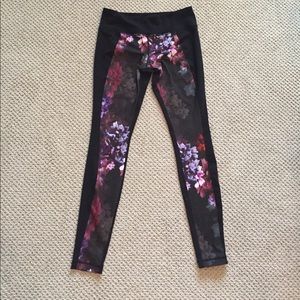 Lululemon yoga pants- offers accepted