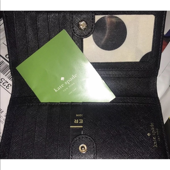 Large Kate Spade Tote brand new walletSOLD - Picture 4 of 7