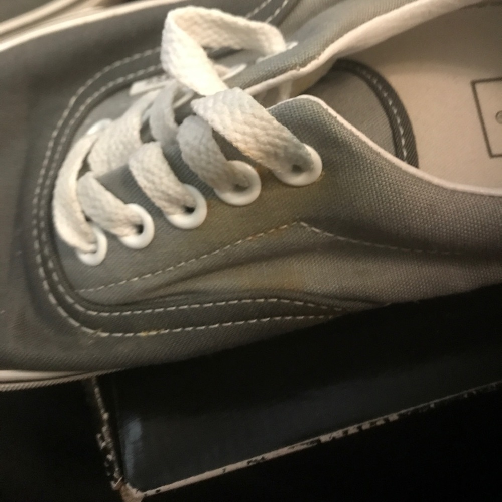 Vans - Picture 3 of 3