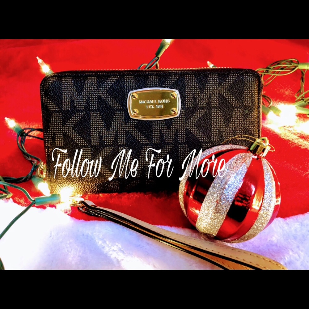 🎄Michael Kors Jet Set Clutch🎅🏼
