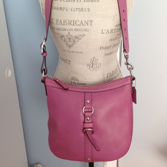 💯Authentic NWOT Coach Shoulder Bag - Picture 1 of 3