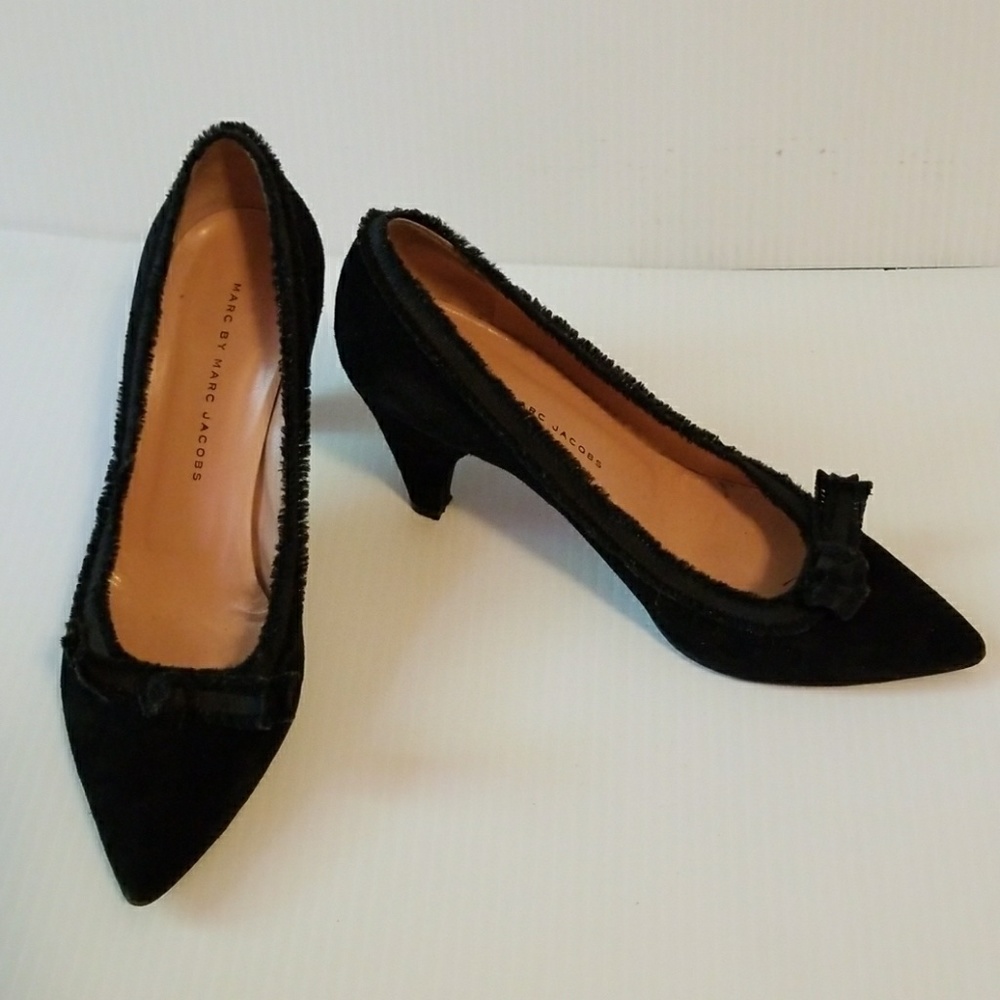 Marc Jacobs Suede Pumps