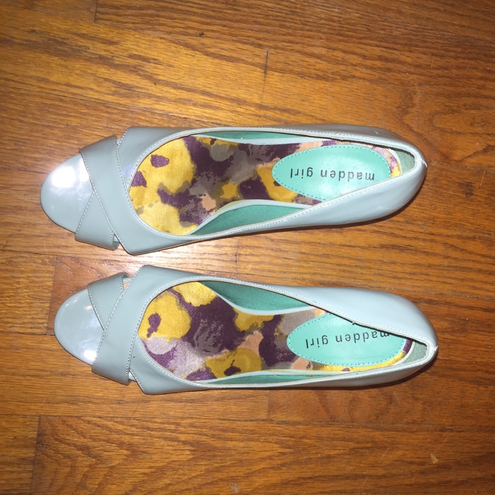 Mint polished open toed heels