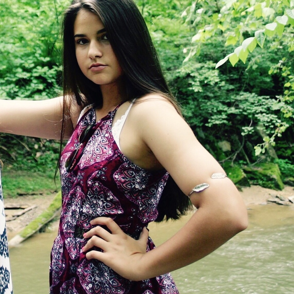 MAROON PATTERNED CHARLOTTE RUSSE ROMPER‼️