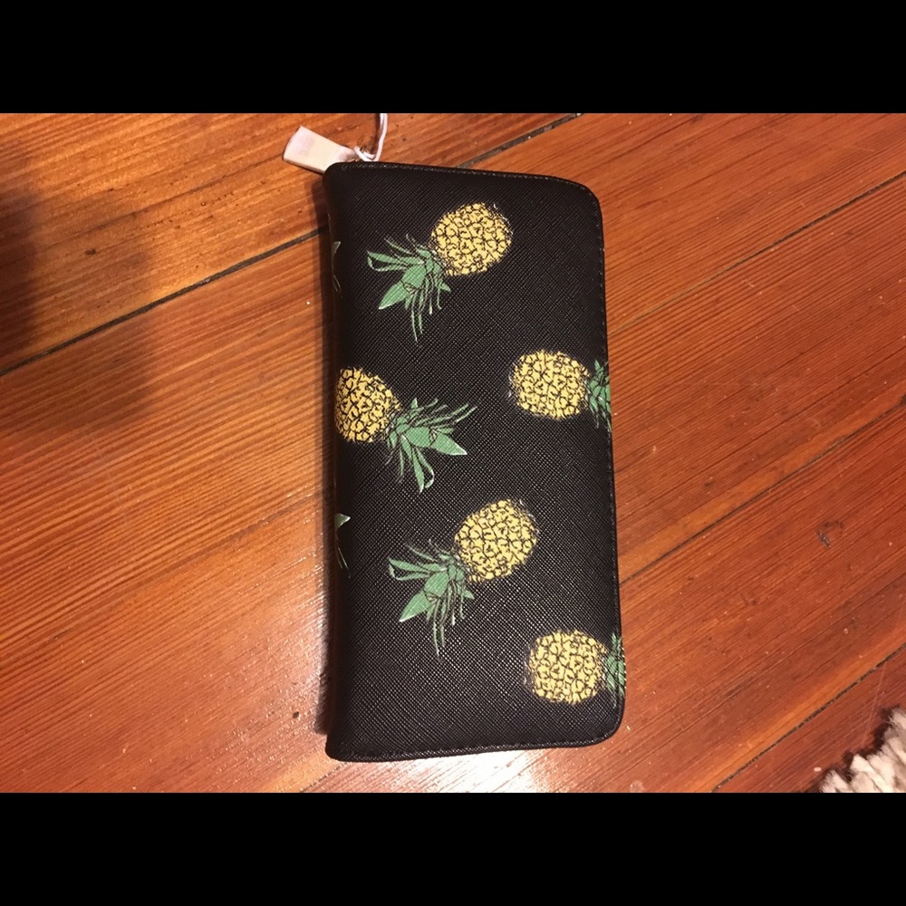 Pineapple wallet/clutch NWT
