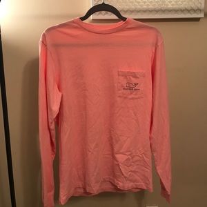 BRAND NEW VINEYARD VINES TEE!!