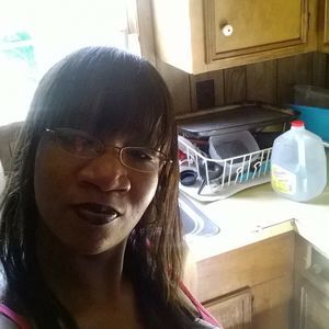 Meet your Posher, Leslie