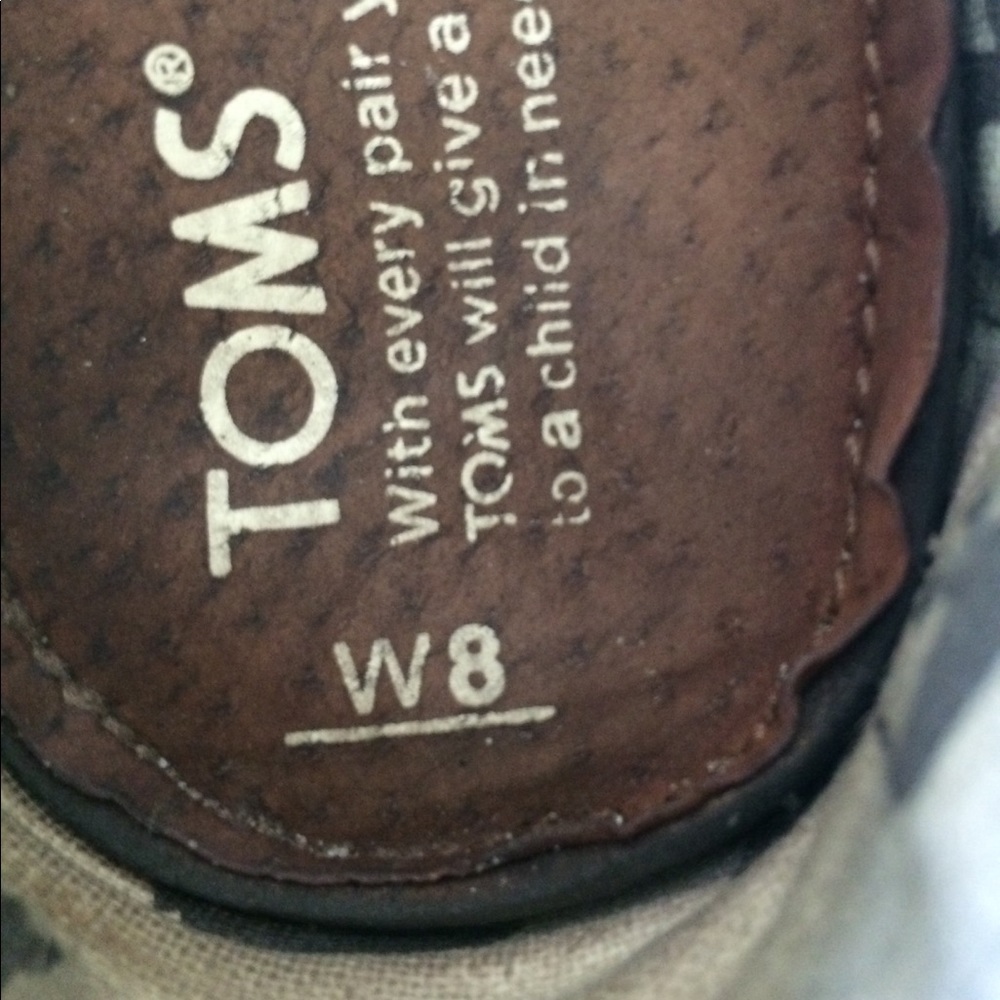 Toms - Picture 3 of 3