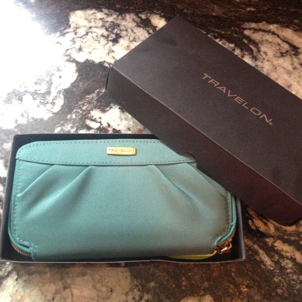 Travelon Wallet 🔒