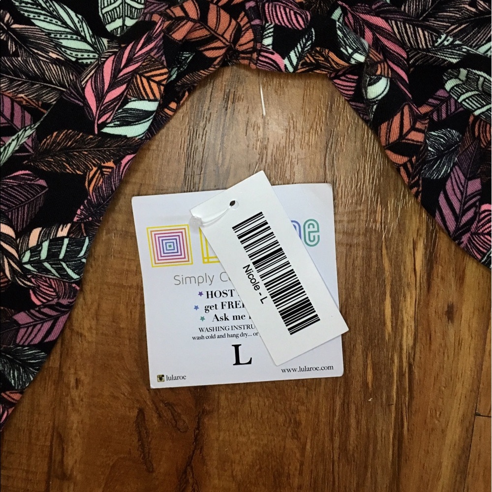 Sold! LulaRoe Nicole NWT 🎉 - Picture 5 of 8