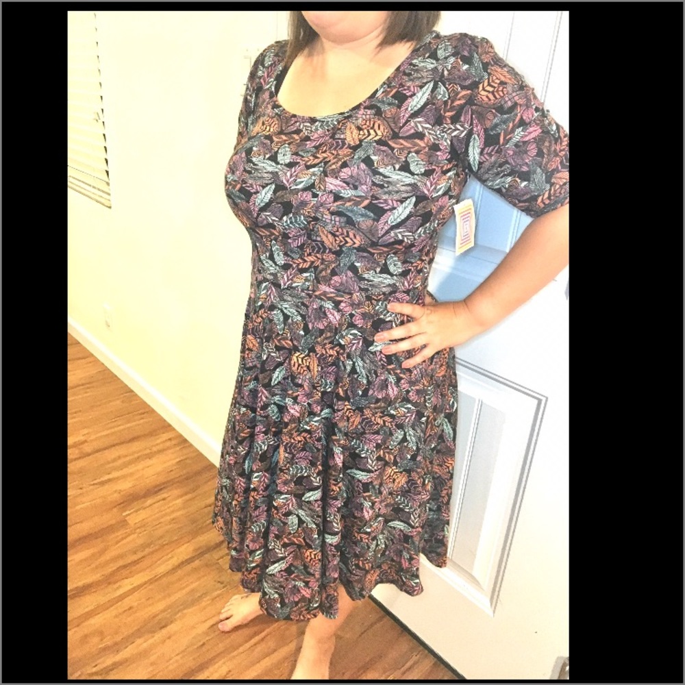 Sold! LulaRoe Nicole NWT 🎉 - Picture 7 of 8