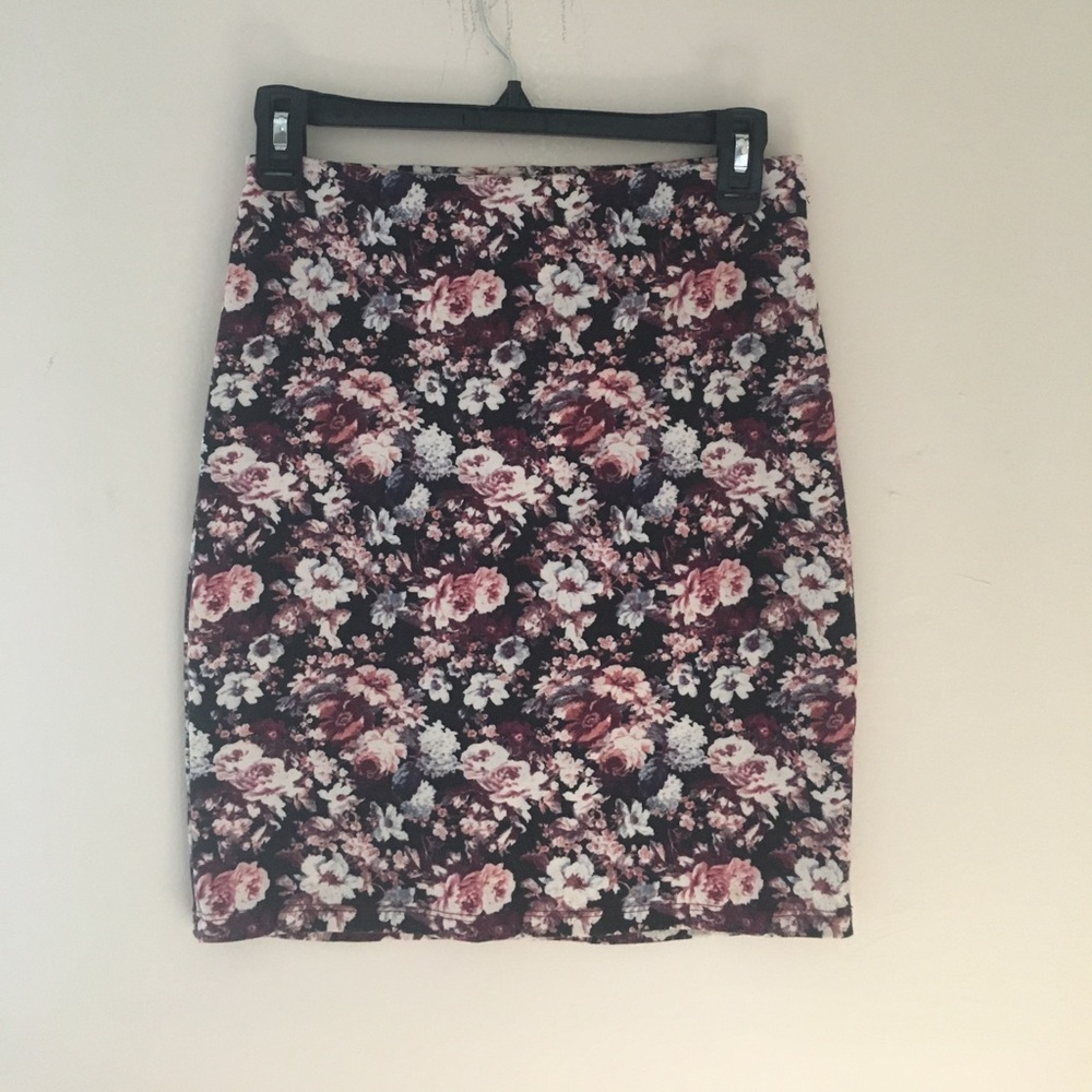 Floral high-waisted skirt