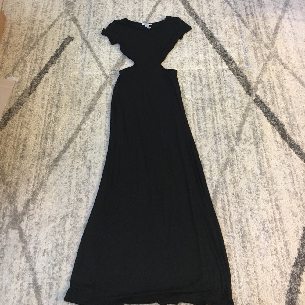 NEVER BEEN WORN BLACK MAXI!