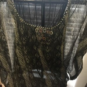 PLUS SIZE EMBELLLISHED SILKY TOP