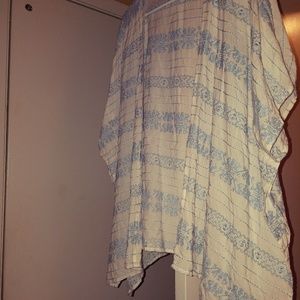 Torrid blue and white kimono