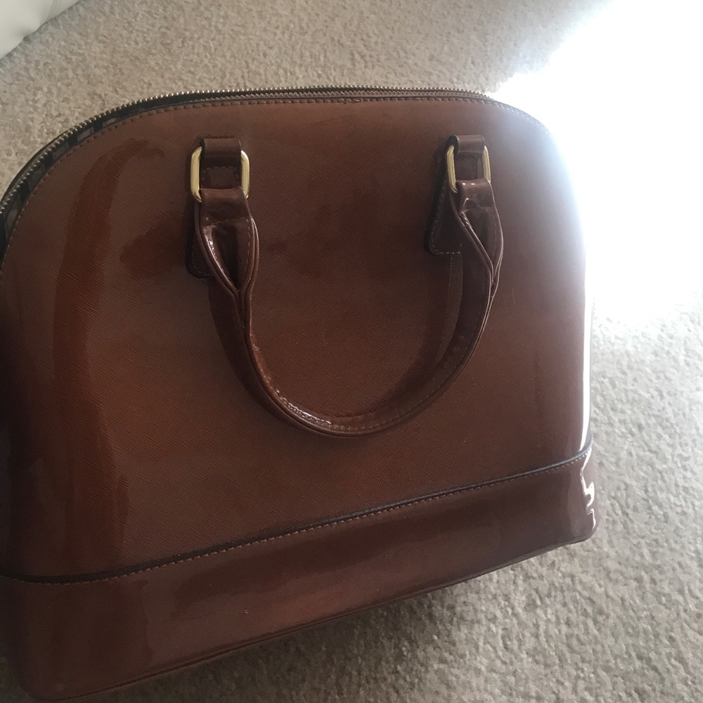 Brownish orange back