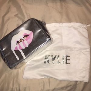 Kylie Jenner Holiday 2016 Makeup Bag