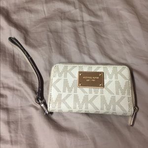 Michael Kors wristlet
