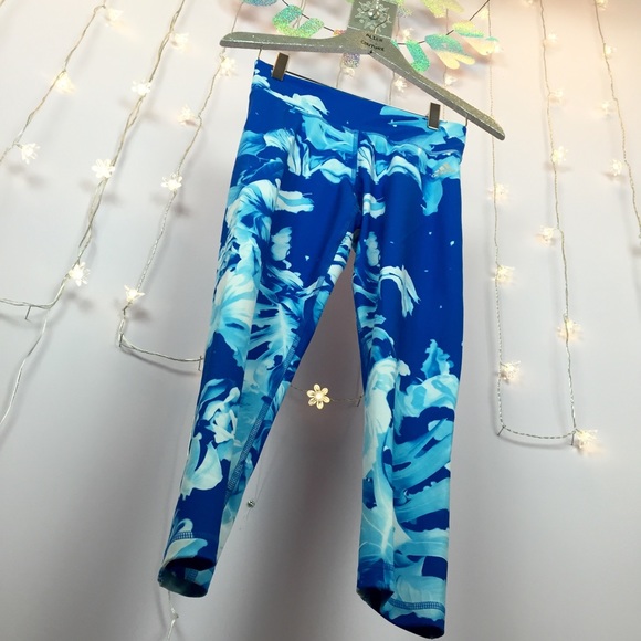 NEW Adidas Crop Workout Leggings - Picture 4 of 8