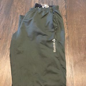 Reebok joggers lightweight size m