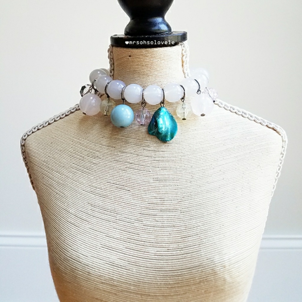 Blue faux dangle seashell stretchable bracelet