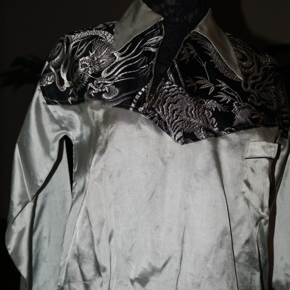 Embroidered Vintage 1952 White Silk Top - Picture 2 of 4