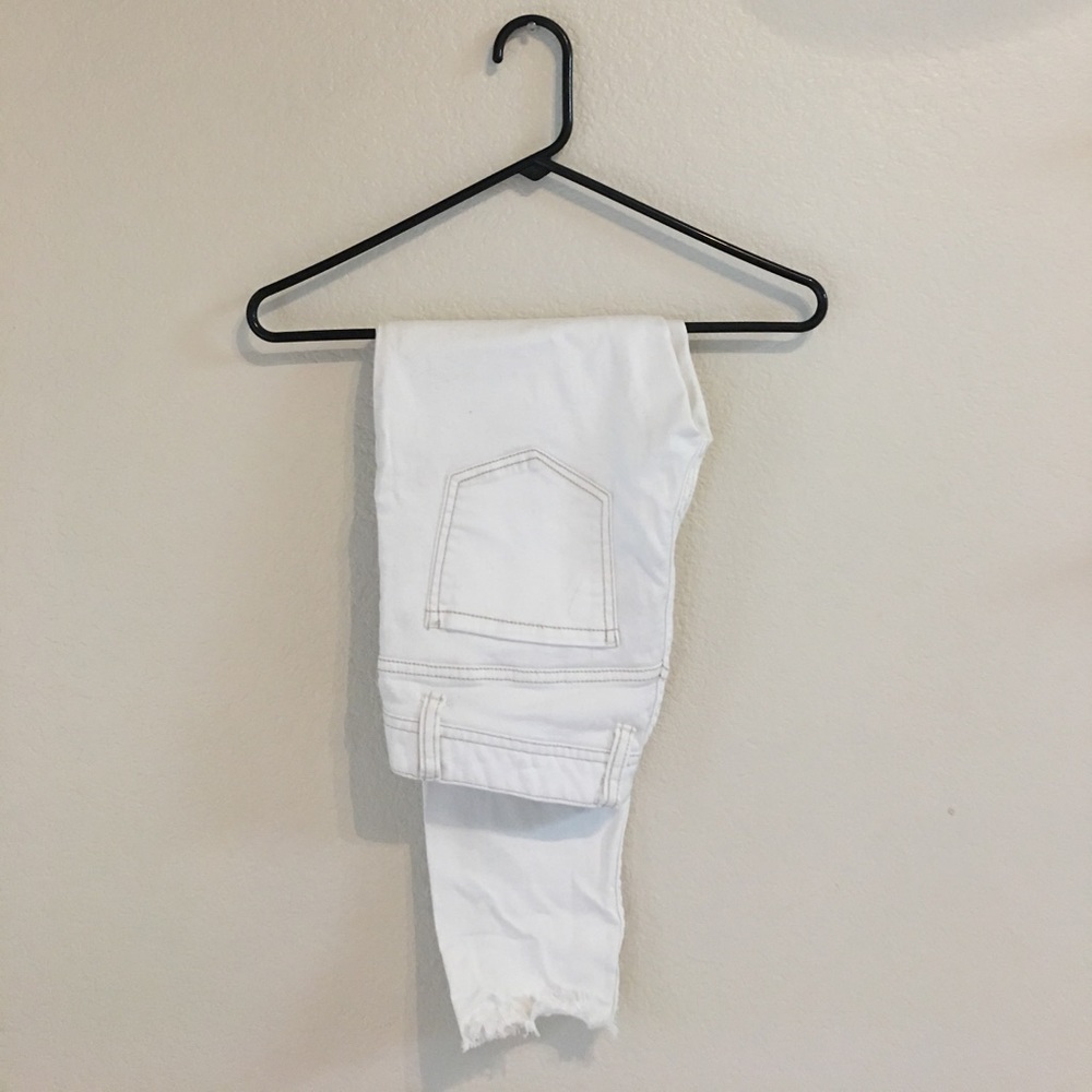 Free People sz 26 distressed white capris