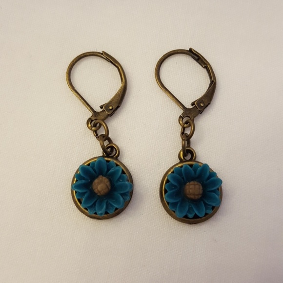 Dainty teal flower drop earrings - Picture 1 of 2
