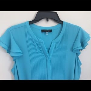 Nice summer dress. Flattering!